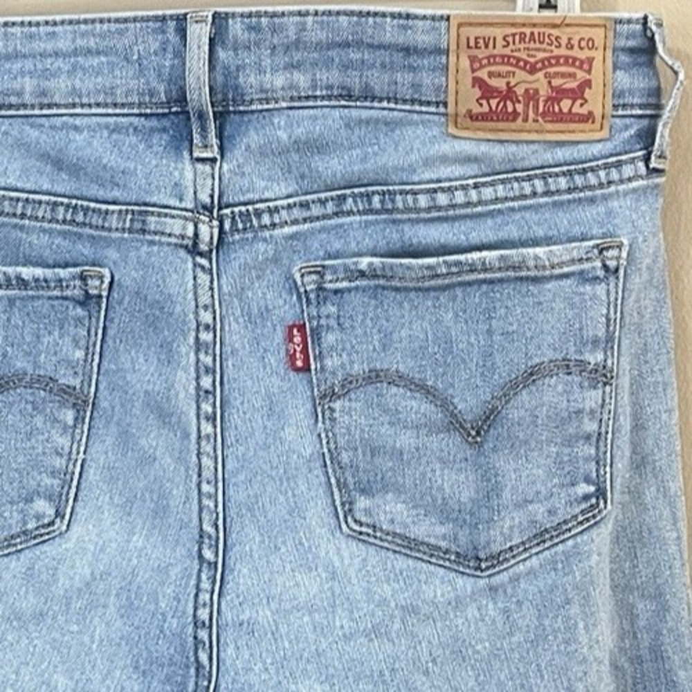 Levis 711 Skinny Jeans Womens Size 28 W28 L34 Light Wash Distressed Knee Holes